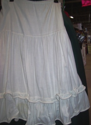 Cotton rope petticoat.